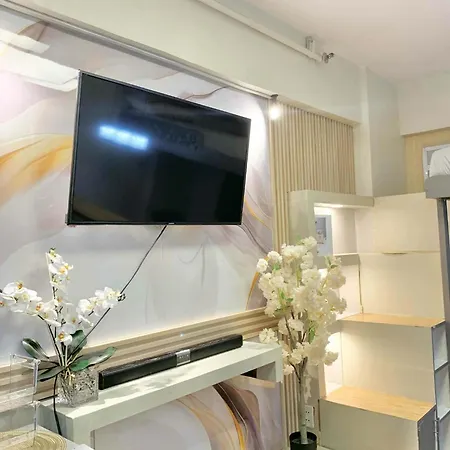 The Pad 2 L Indoor Heated Jacuzzi L Wifi L Netflix